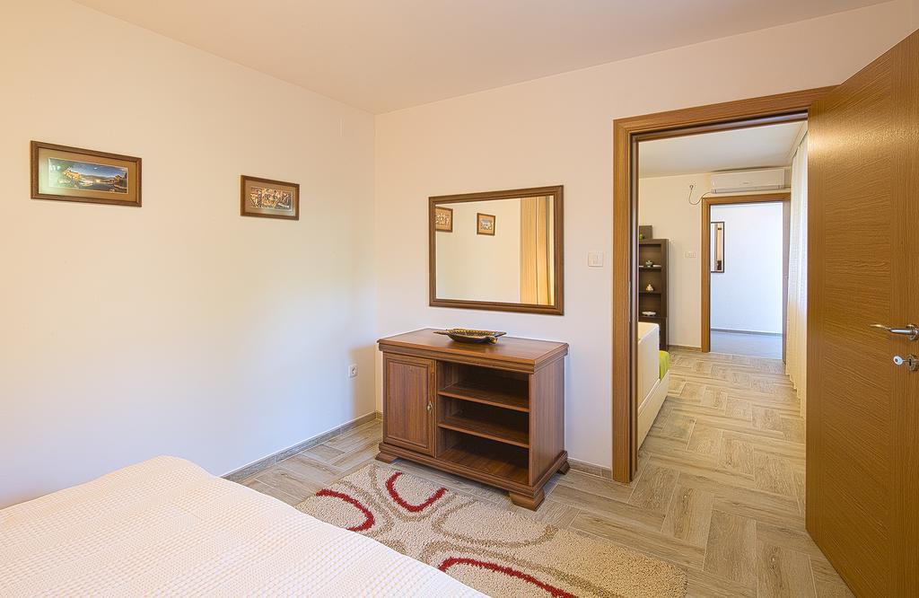 Apartment Mistovic Котор Екстер'єр фото